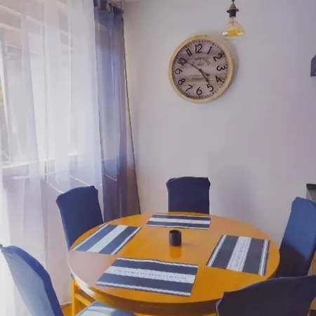 Appartement Self Check In Two Bedroom In Centre