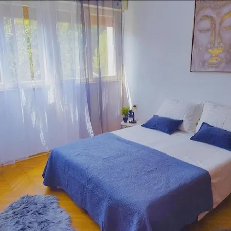 Self Check In Two Bedroom In Centre * Split